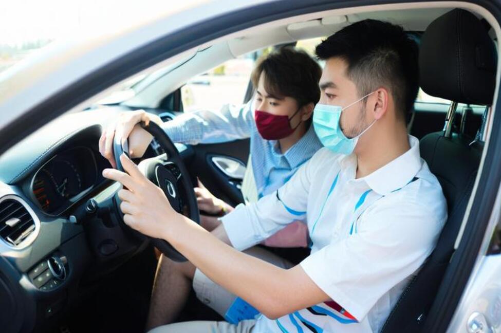 2025年上海學(xué)車(chē)，怎么選擇駕校？